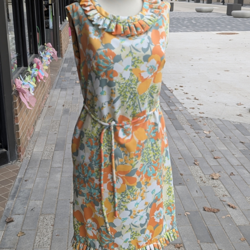 1960's Park East Sleeveless Floral Sleeveless Dress Pleated Ruffle Hem  Neckline